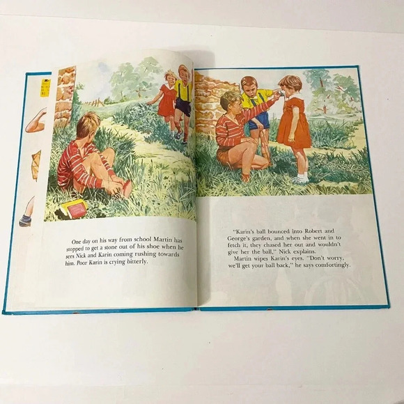Vintage Martin Saves the Day  Sweden Book by Kirsten Hatchwell Flaws - Picture 15 of 16